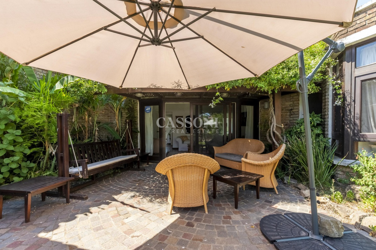 Casa ID.3595 - Venta Casa 8 dormitorios Playa Mansa Punta del Este