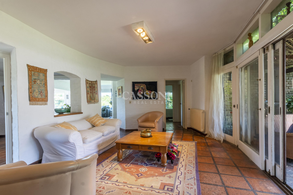 Casa ID.3595 - Venta Casa 8 dormitorios Playa Mansa Punta del Este