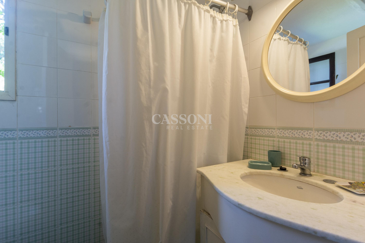 Casa ID.3595 - Venta Casa 8 dormitorios Playa Mansa Punta del Este