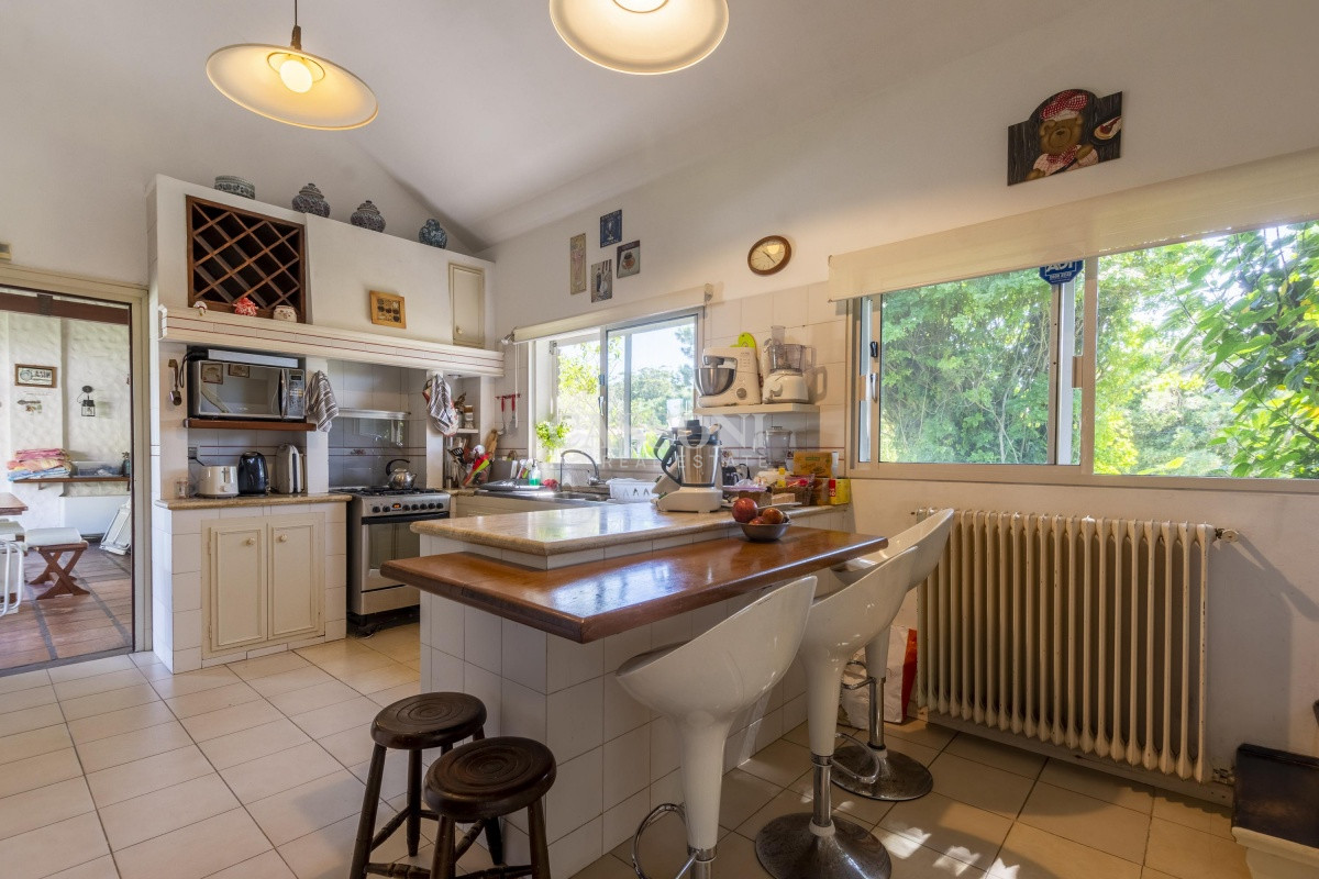 Casa ID.3595 - Venta Casa 8 dormitorios Playa Mansa Punta del Este