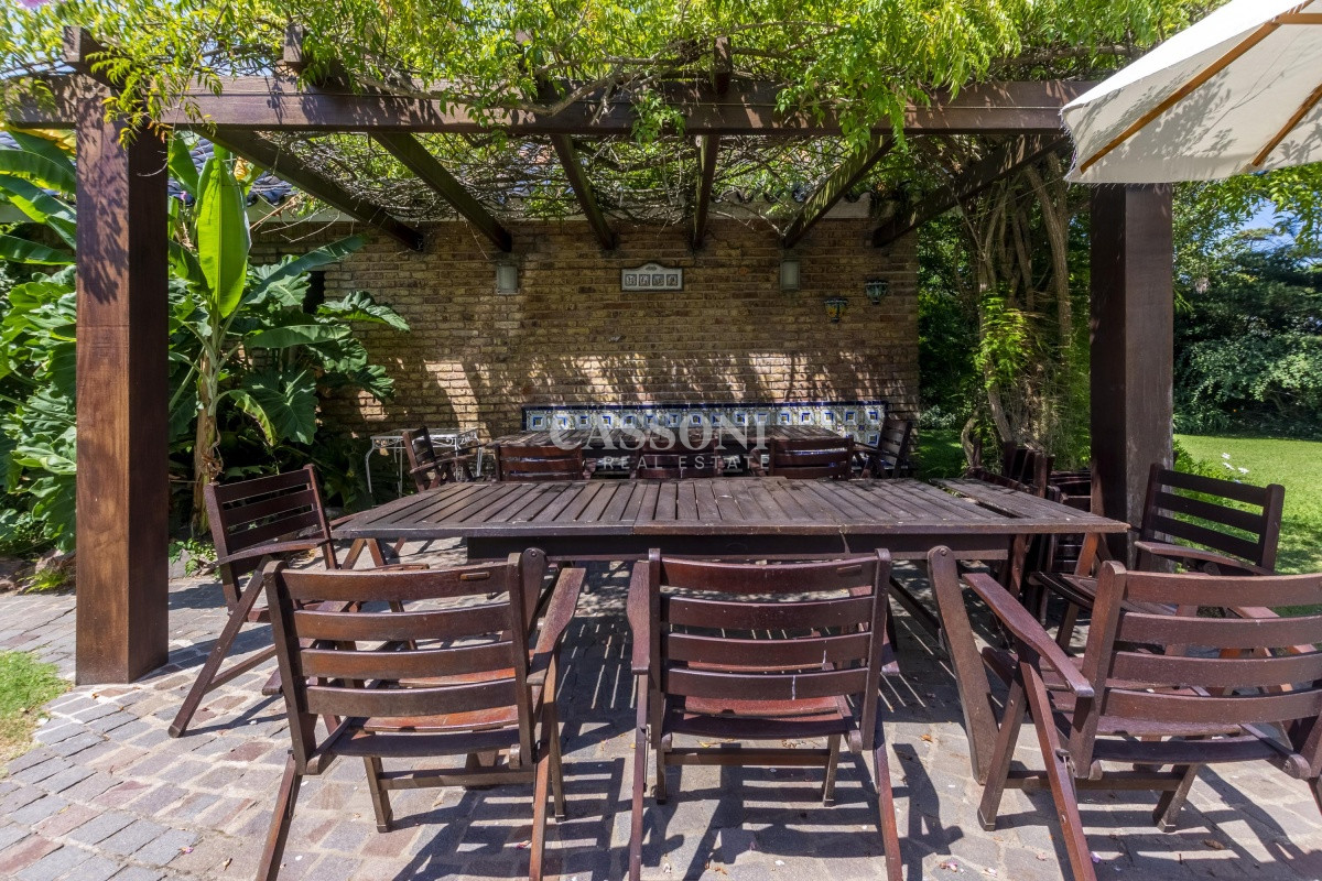 Casa ID.3595 - Venta Casa 8 dormitorios Playa Mansa Punta del Este