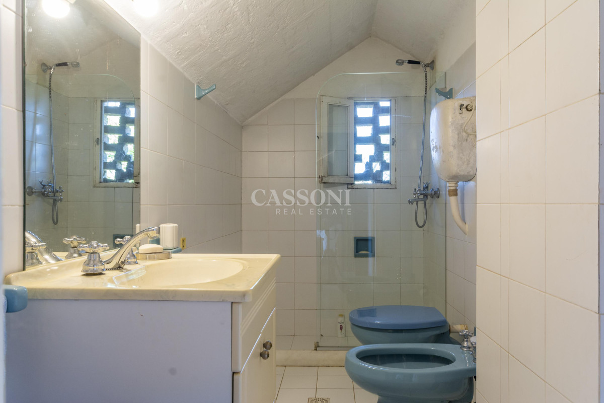 Casa ID.3595 - Venta Casa 8 dormitorios Playa Mansa Punta del Este