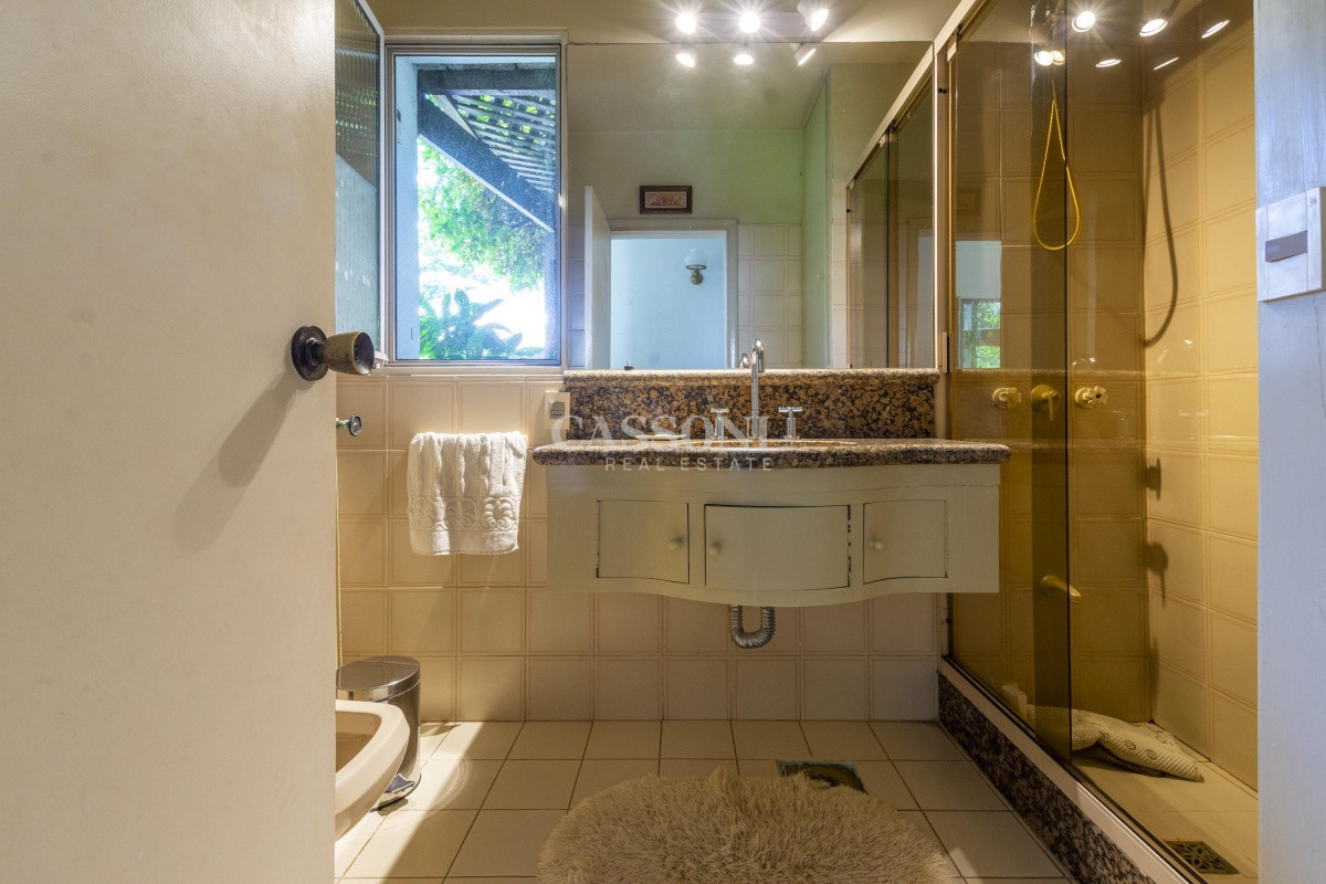 Casa ID.3595 - Venta Casa 8 dormitorios Playa Mansa Punta del Este
