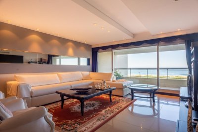 Venta apartamento 3 dormitorios en suite mas dependencia Punta del Este Playa Brava vista al mar