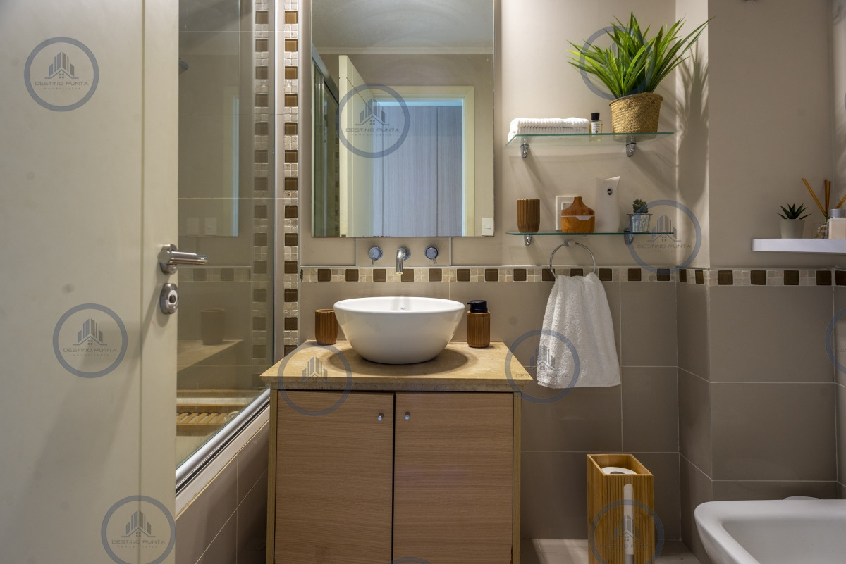 Apartamento ID.2291 - Venta Apartamento 3 dormitorios y dependencia en Ocean Drive Punta del Este