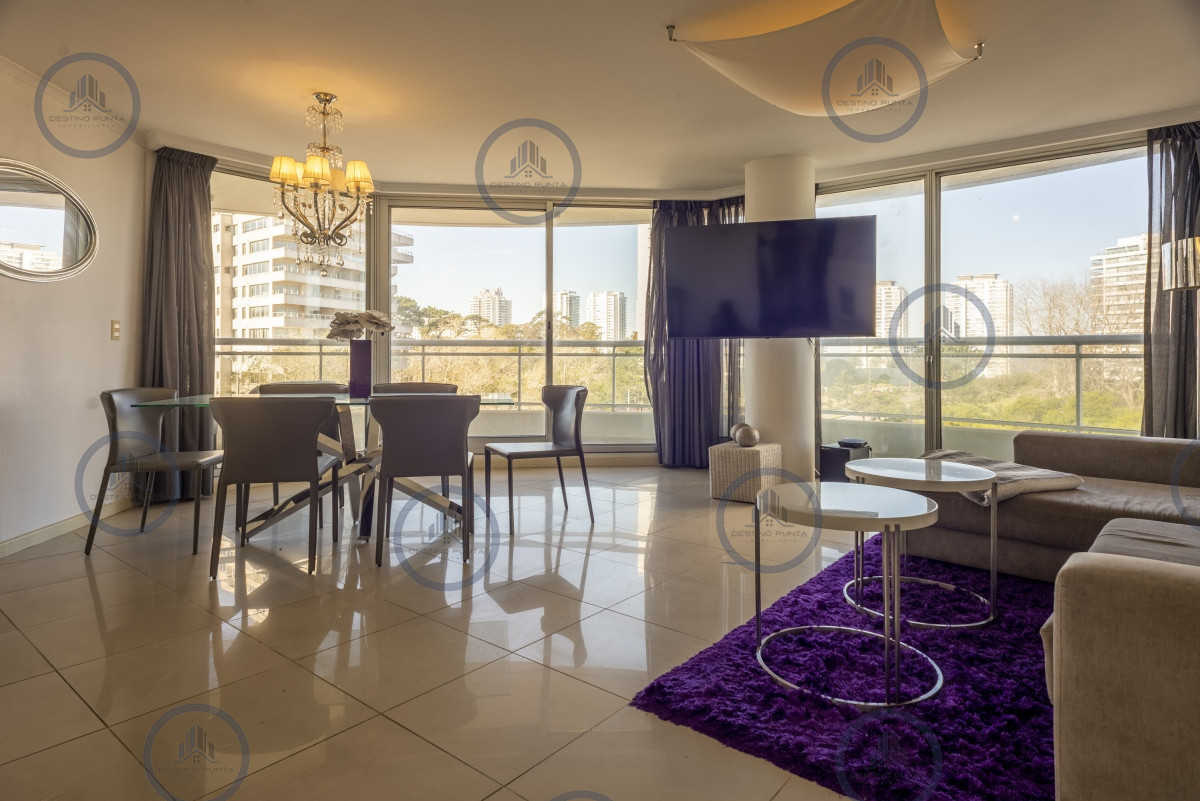 Apartamento ID.2291 - Venta Apartamento 3 dormitorios y dependencia en Ocean Drive Punta del Este
