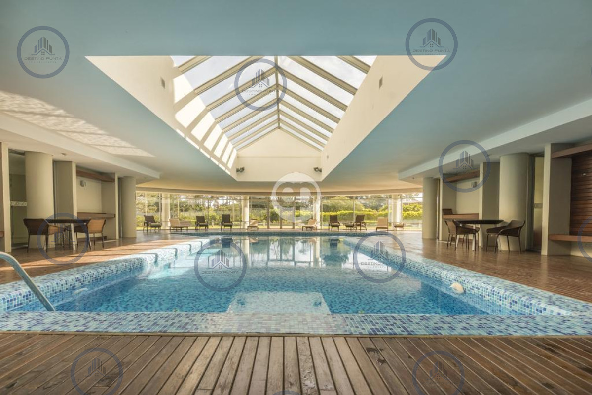 Apartamento ID.2291 - Venta Apartamento 3 dormitorios y dependencia en Ocean Drive Punta del Este