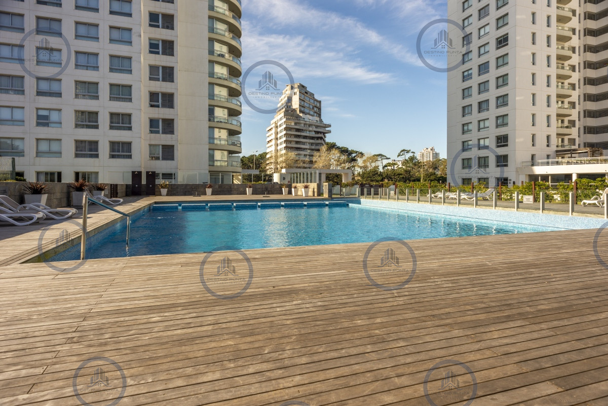 Apartamento ID.2291 - Venta Apartamento 3 dormitorios y dependencia en Ocean Drive Punta del Este