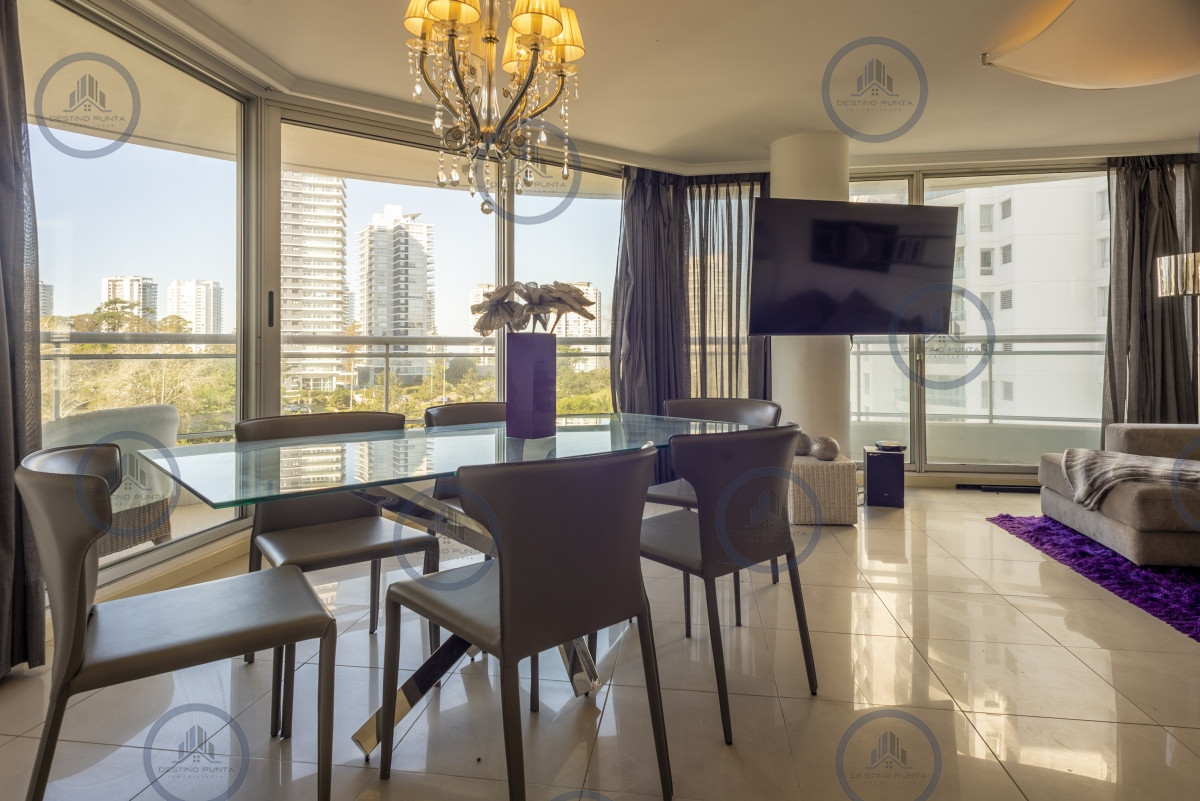 Apartamento ID.2291 - Venta Apartamento 3 dormitorios y dependencia en Ocean Drive Punta del Este