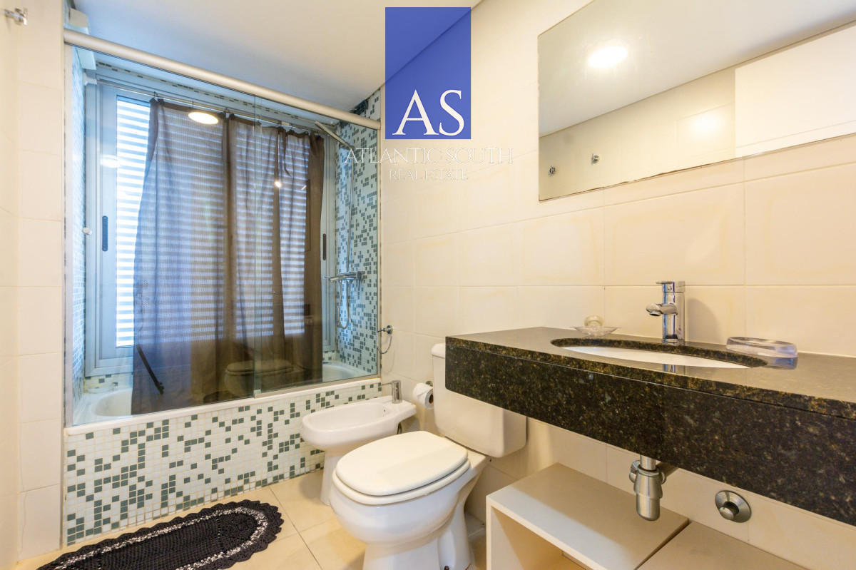 Apartamento ID.4184 - Venta Apartamento 3 dormitorios Playa Mansa Punta del Este