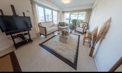 Venta apartamento 3 dormitorios Punta del Este Playa Mansa