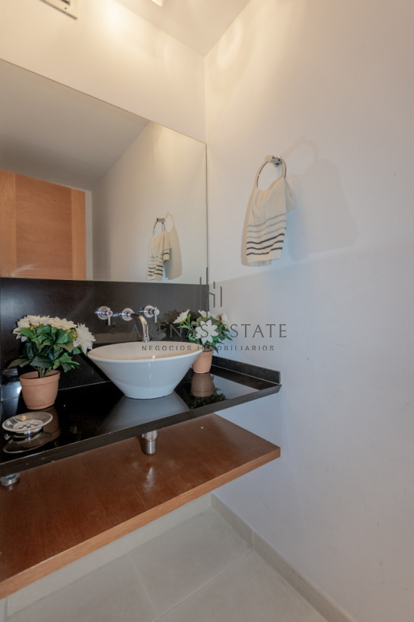 Apartamento ID.4395 - Venta apartamento 2 dormitorios Punta del Este