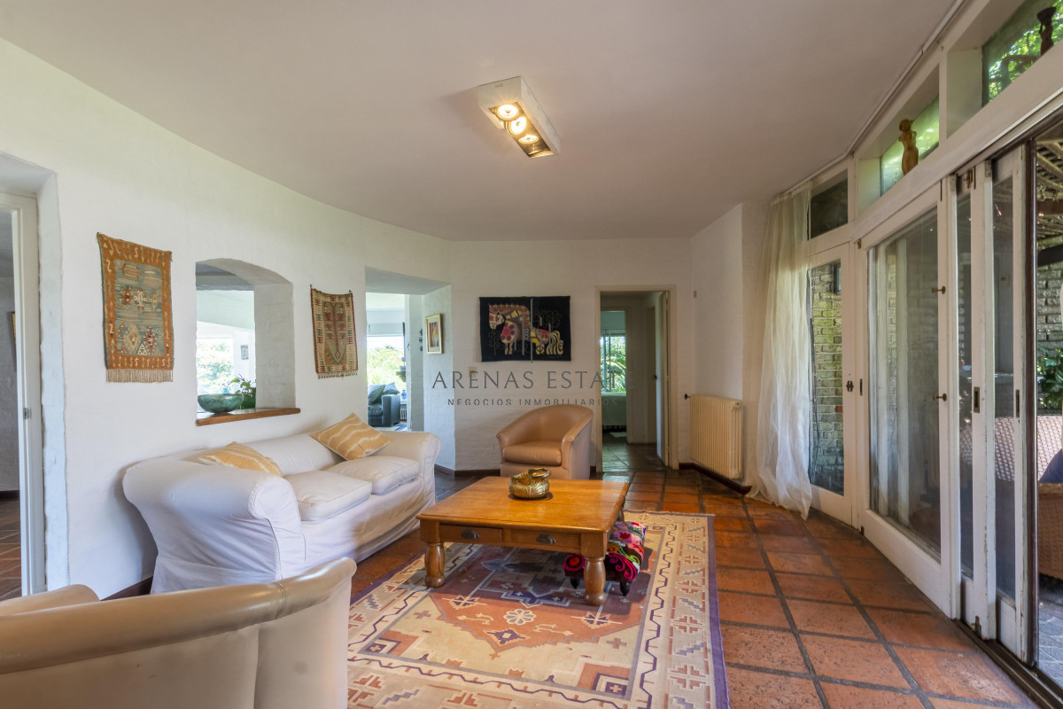 Casa ID.1336 - Venta Casa 8 dormitorios Playa Mansa Punta del Este