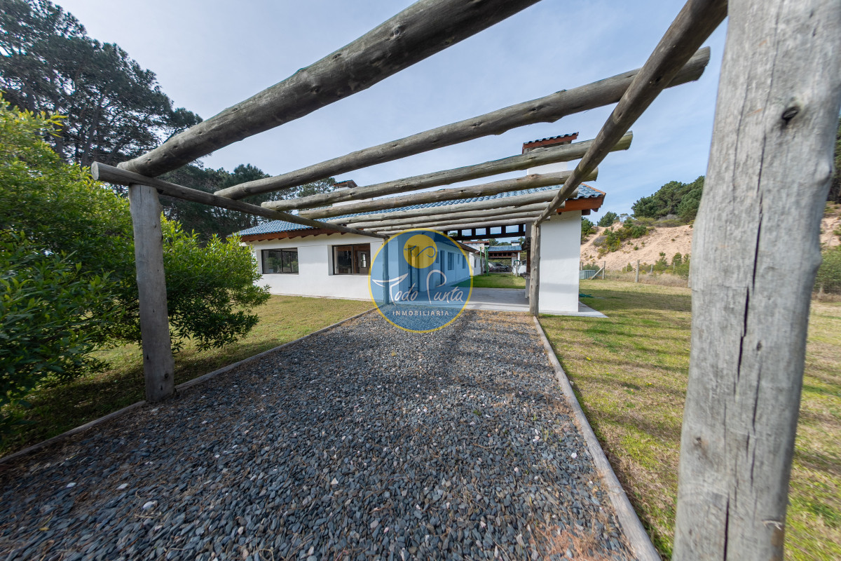 Miniatura de Casa de 3 dormitorios en Club del Lago, Punta del Este | Todo Punta