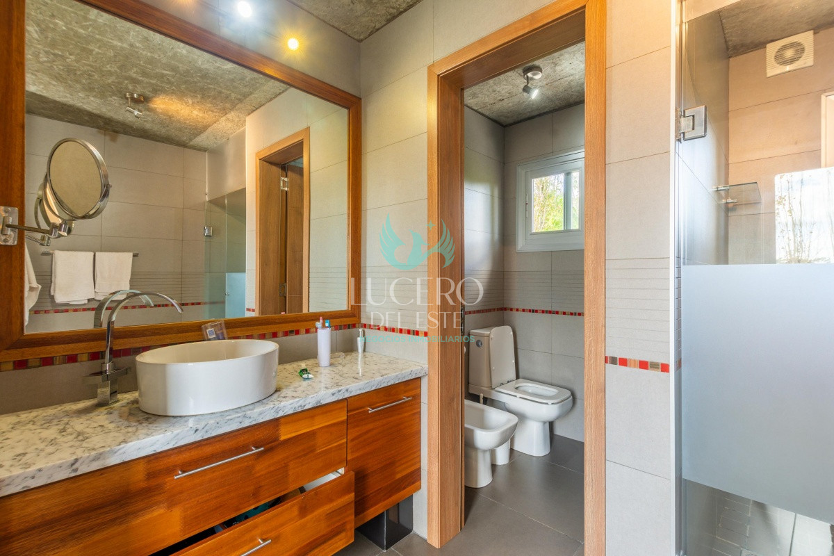 Casa ID.474 - Casa Venta 4 dormitorios  La Residence Barrio Privado