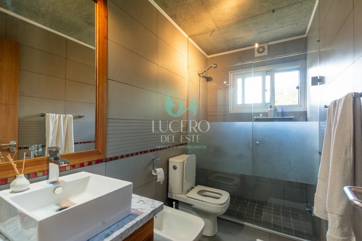 Casa ID.474 - Casa Venta 4 dormitorios  La Residence Barrio Privado