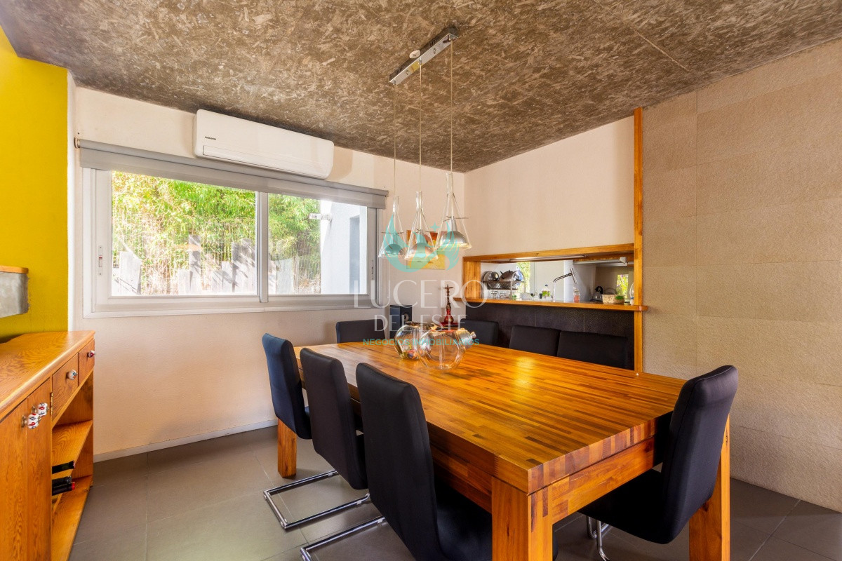 Casa ID.474 - Casa Venta 4 dormitorios  La Residence Barrio Privado