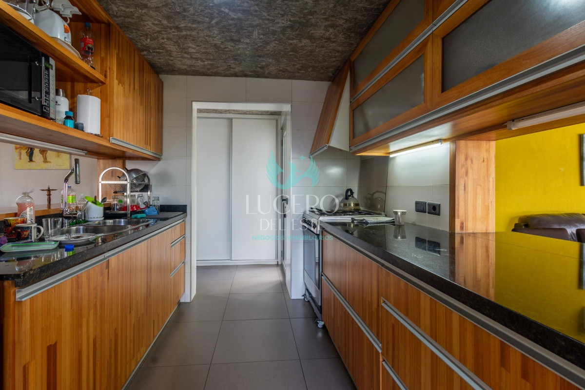 Casa ID.474 - Casa Venta 4 dormitorios  La Residence Barrio Privado