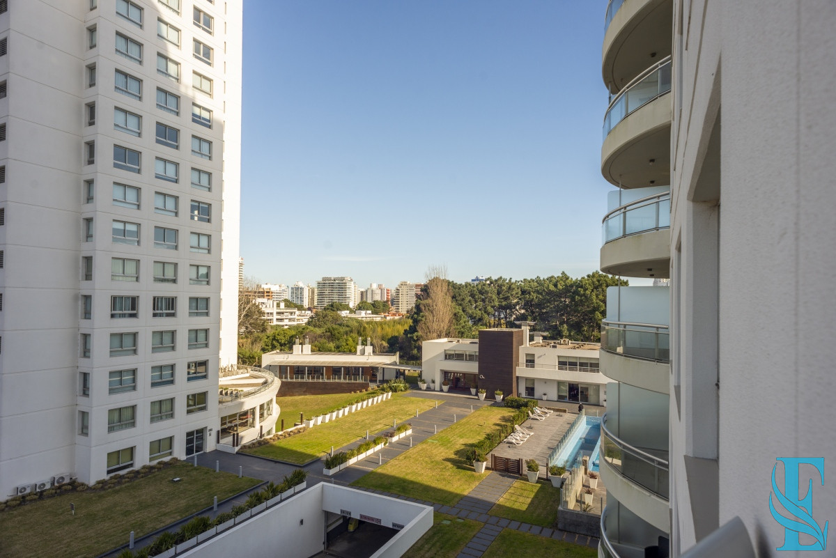 Apartamento ID.450 - Venta Apartamento 3 dormitorios y dependencia en Ocean Drive Punta del Este