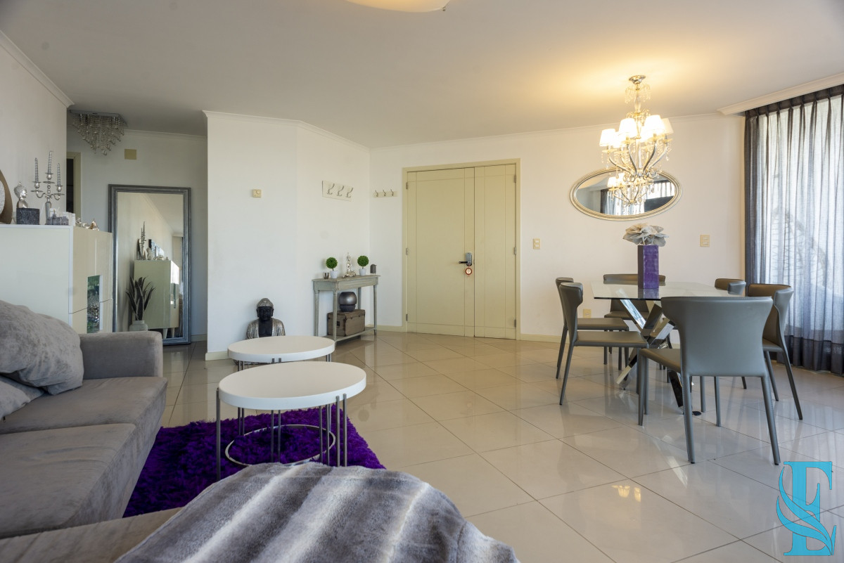 Apartamento ID.450 - Venta Apartamento 3 dormitorios y dependencia en Ocean Drive Punta del Este