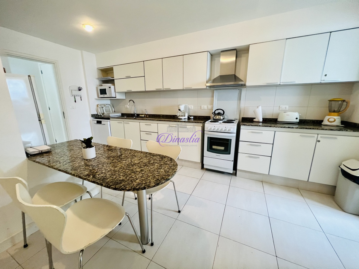 Apartamento ID.284 - Alquiler Departamento 3 dormitorios en Playa Brava