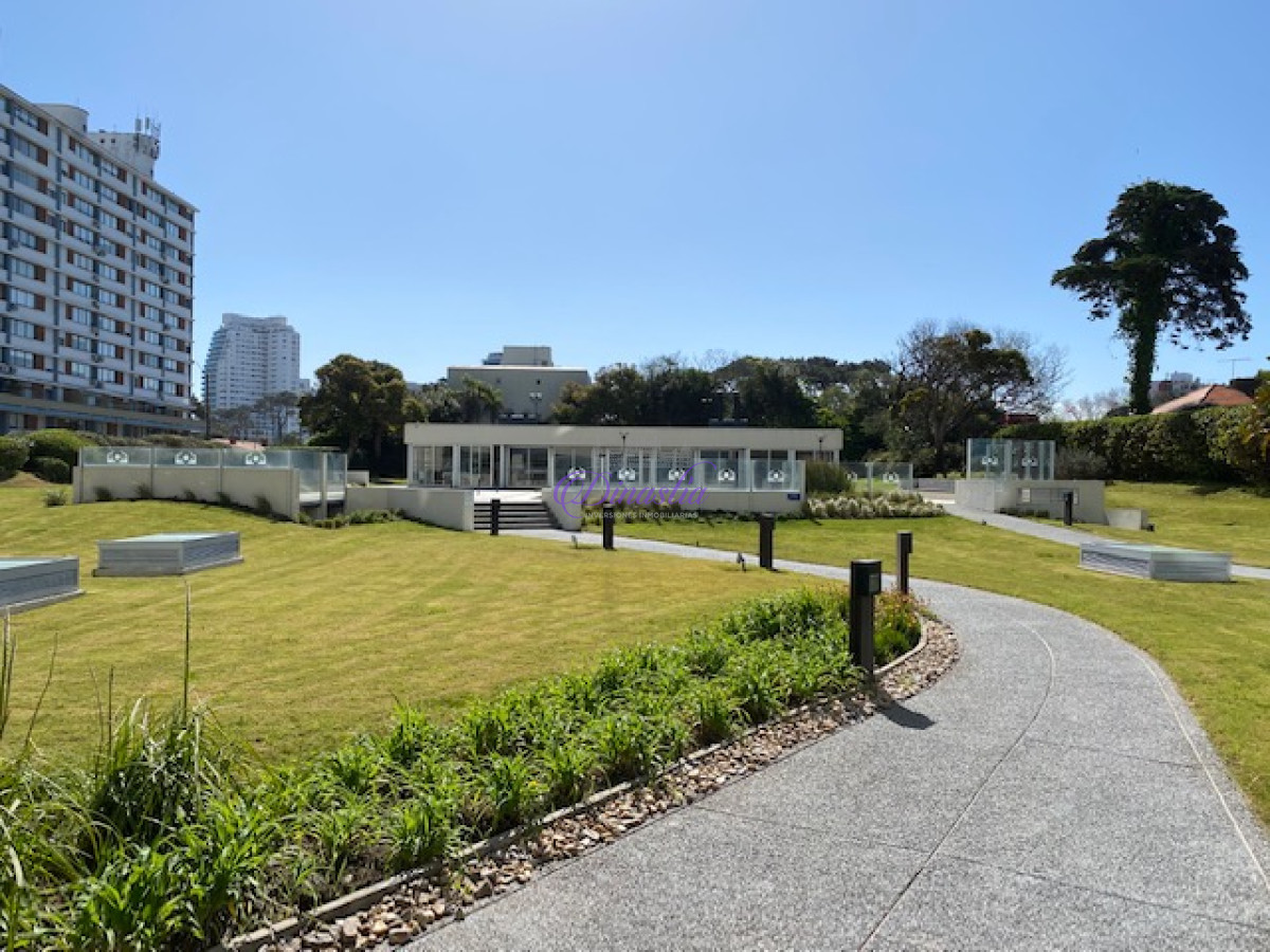 Apartamento ID.284 - Alquiler Departamento 3 dormitorios en Playa Brava