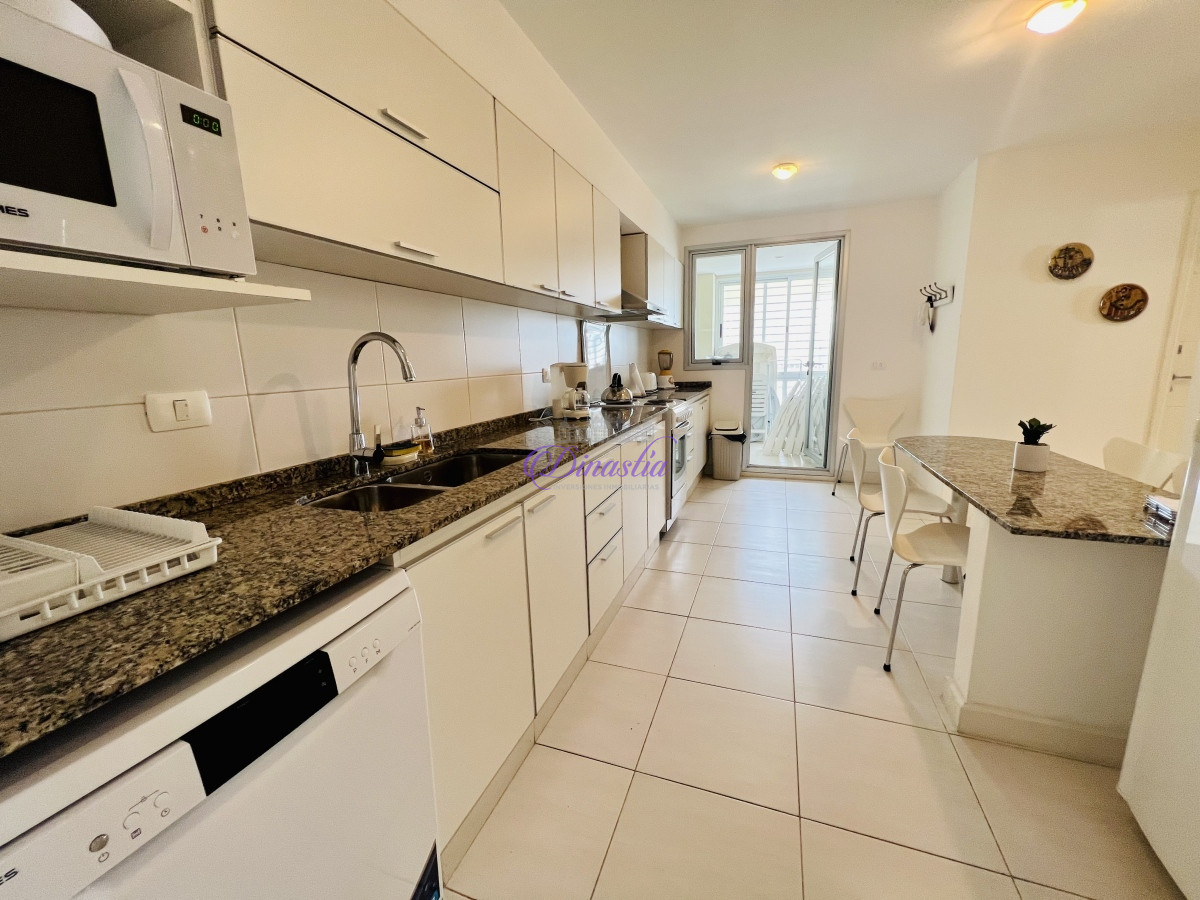 Apartamento ID.284 - Alquiler Departamento 3 dormitorios en Playa Brava