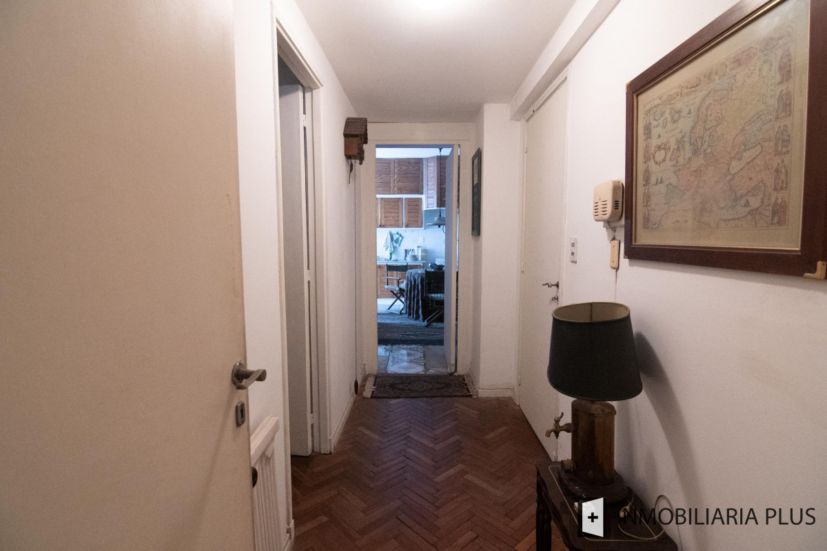 Apartamento ID.320 - Venta Apartamento 3 dorm + servicio, 3 Baños y 2 Garaje  en el Centro de Montevideo C874
