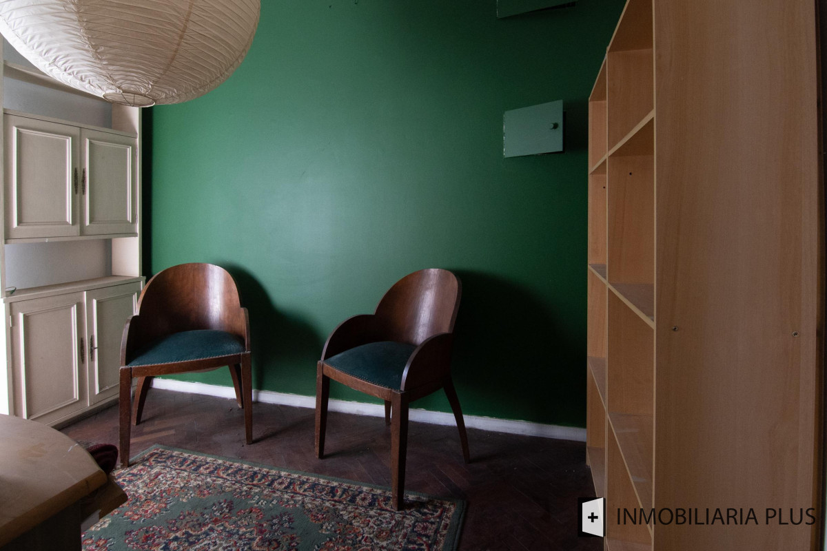 Apartamento ID.320 - Venta Apartamento 3 dorm + servicio, 3 Baños y 2 Garaje  en el Centro de Montevideo C874