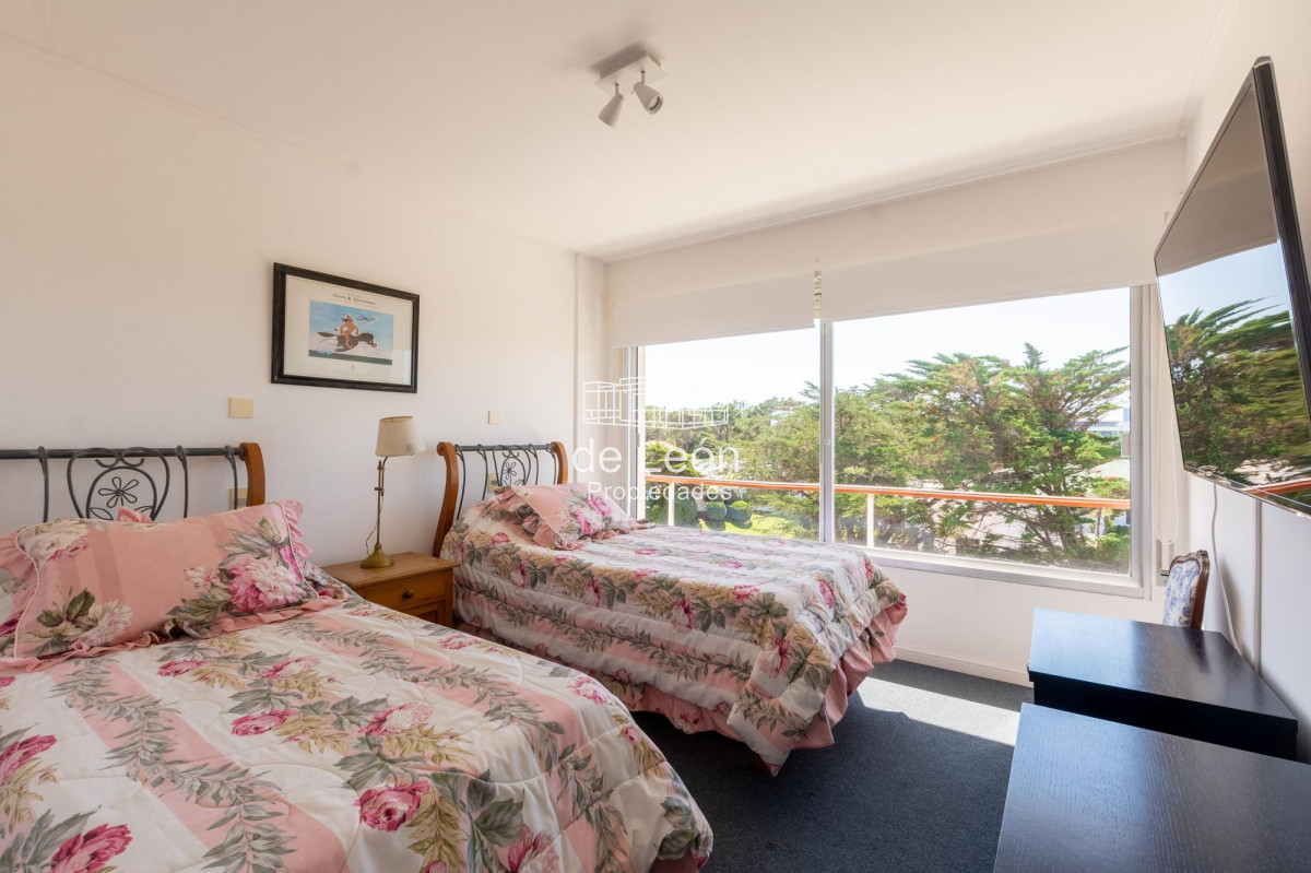 Apartamento ID.15126 - Apartamento  Venta 3 dormitorios mas dependencia  Rincón del Indio Punta del Este Vista al Mar