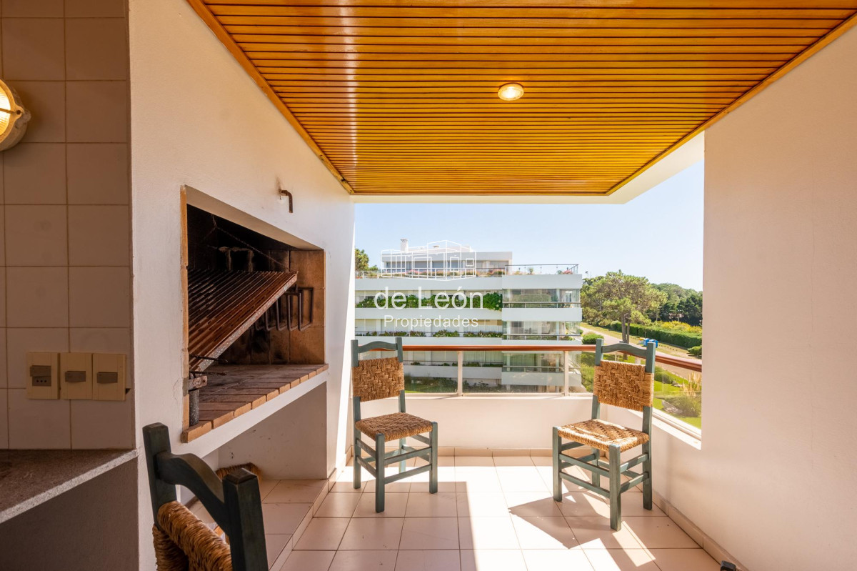 Apartamento ID.15126 - Apartamento  Venta 3 dormitorios mas dependencia  Rincón del Indio Punta del Este Vista al Mar