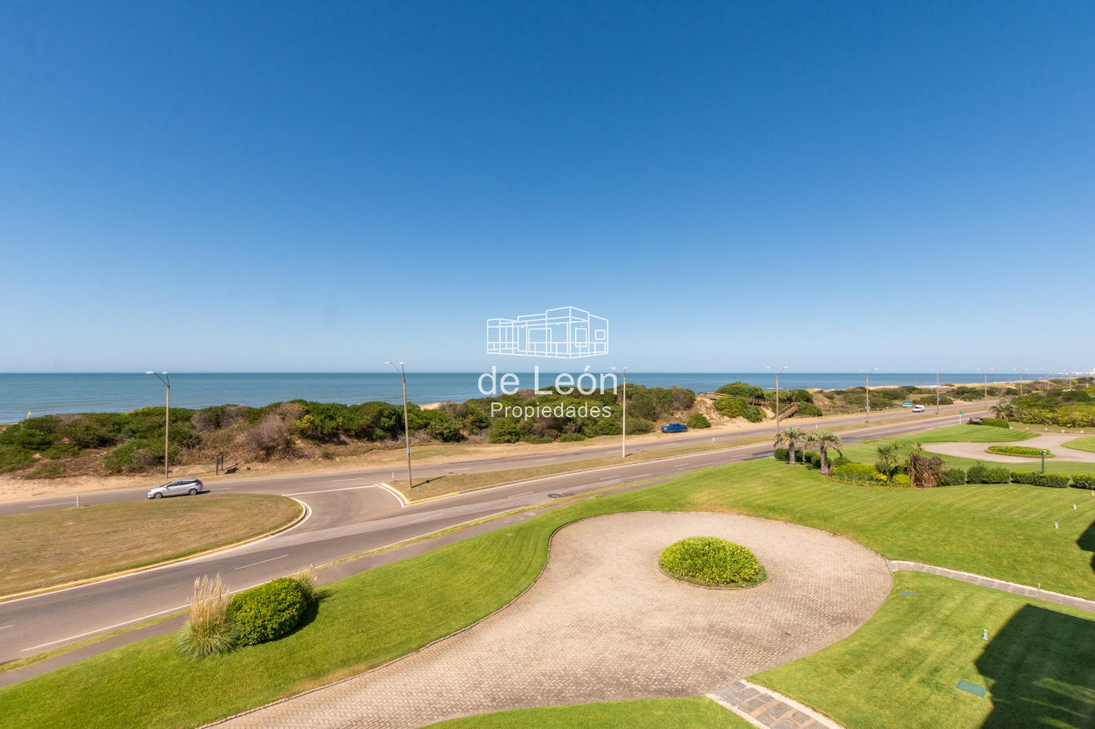 Apartamento ID.15126 - Apartamento  Venta 3 dormitorios mas dependencia  Rincón del Indio Punta del Este Vista al Mar
