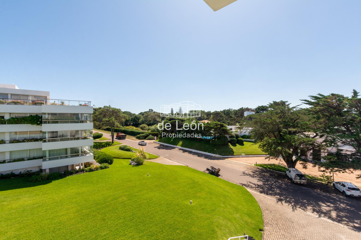 Apartamento ID.15126 - Apartamento  Venta 3 dormitorios mas dependencia  Rincón del Indio Punta del Este Vista al Mar