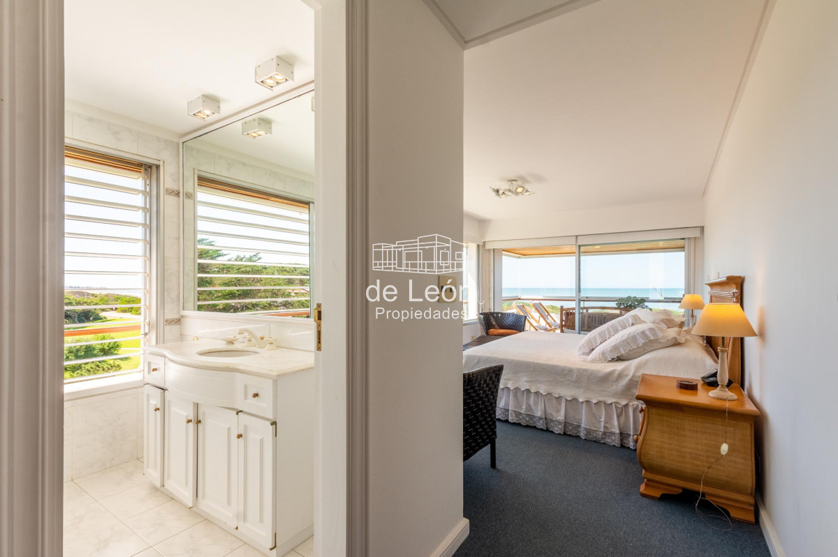 Apartamento ID.15126 - Apartamento  Venta 3 dormitorios mas dependencia  Rincón del Indio Punta del Este Vista al Mar