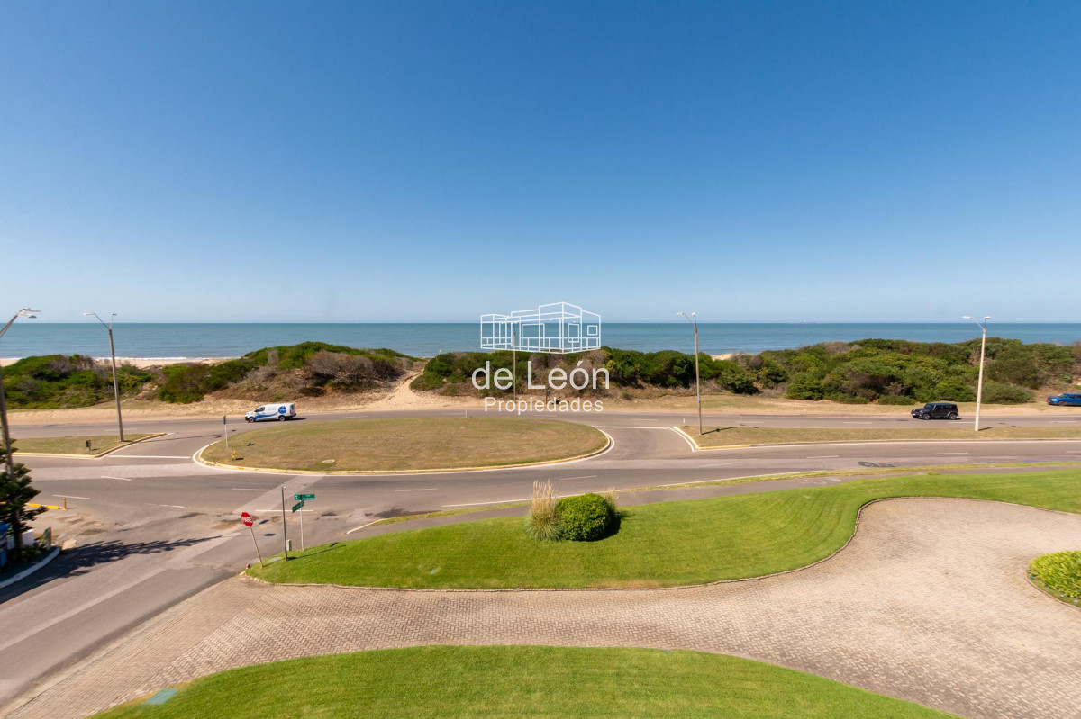 Apartamento ID.15126 - Apartamento  Venta 3 dormitorios mas dependencia  Rincón del Indio Punta del Este Vista al Mar