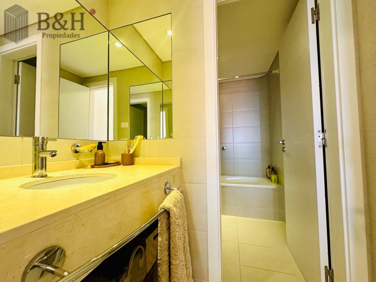 Apartamento ID.5870 - Venta apartamento 3 dormitorios vista al mar en Playa Brava