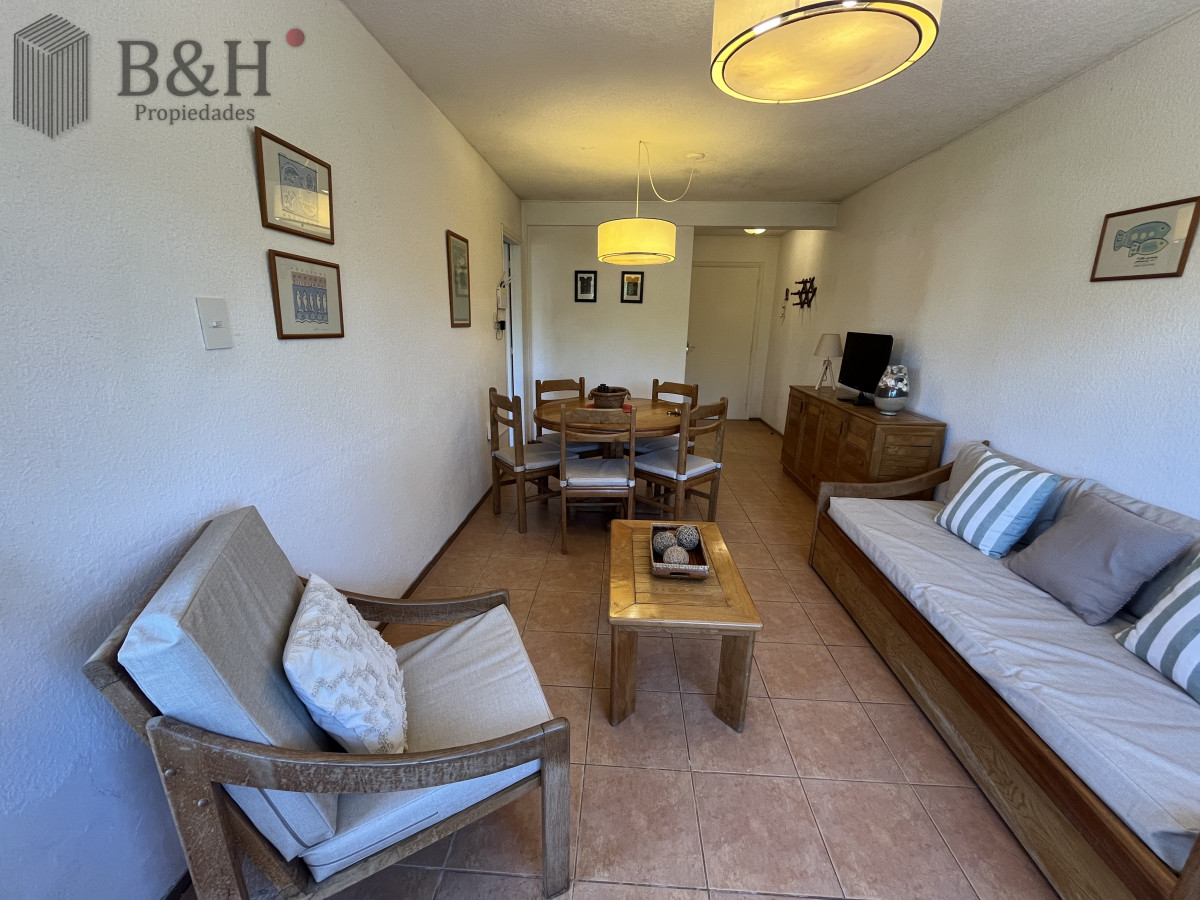 Apartamento ID.6289 - Apartamento 2 dormitorios en alquiler temporal - Playa Mansa - 50mts del mar