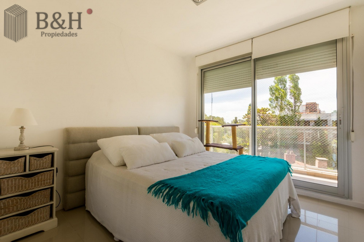 Apartamento ID.3344 - Venta Departamento Penthouse 3 dormitorios Playa Mansa Punta del Este