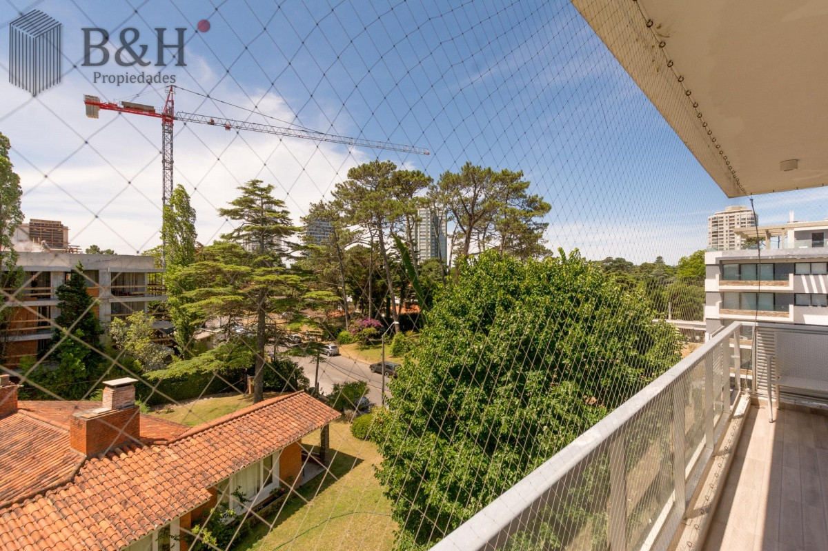 Apartamento ID.3344 - Venta Departamento Penthouse 3 dormitorios Playa Mansa Punta del Este