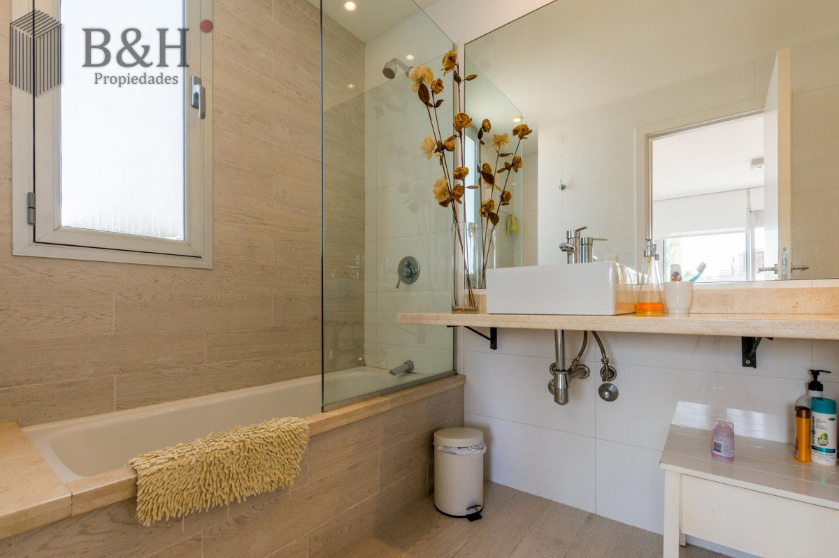 Apartamento ID.3344 - Venta Departamento Penthouse 3 dormitorios Playa Mansa Punta del Este