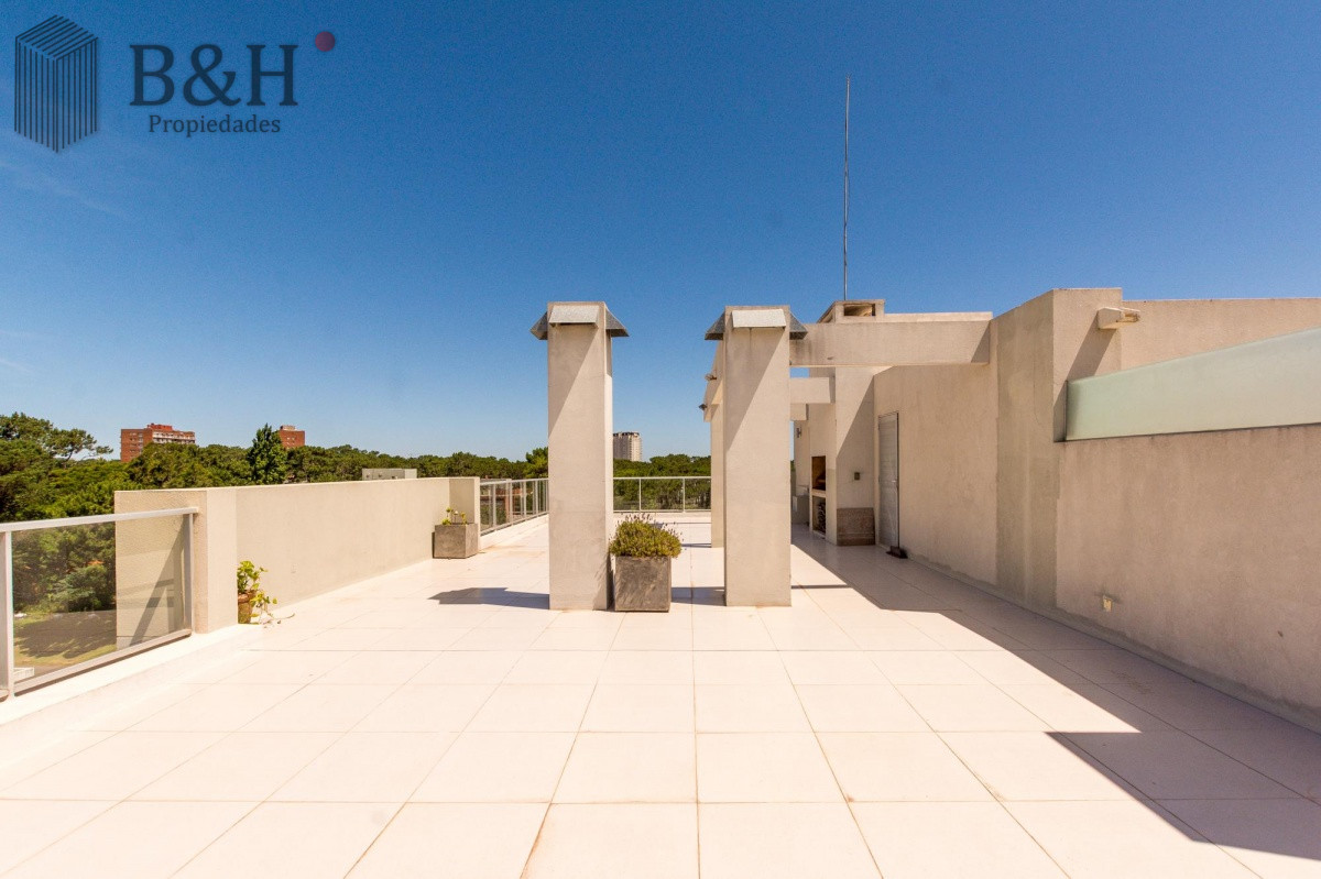 Apartamento ID.3344 - Venta Departamento Penthouse 3 dormitorios Playa Mansa Punta del Este