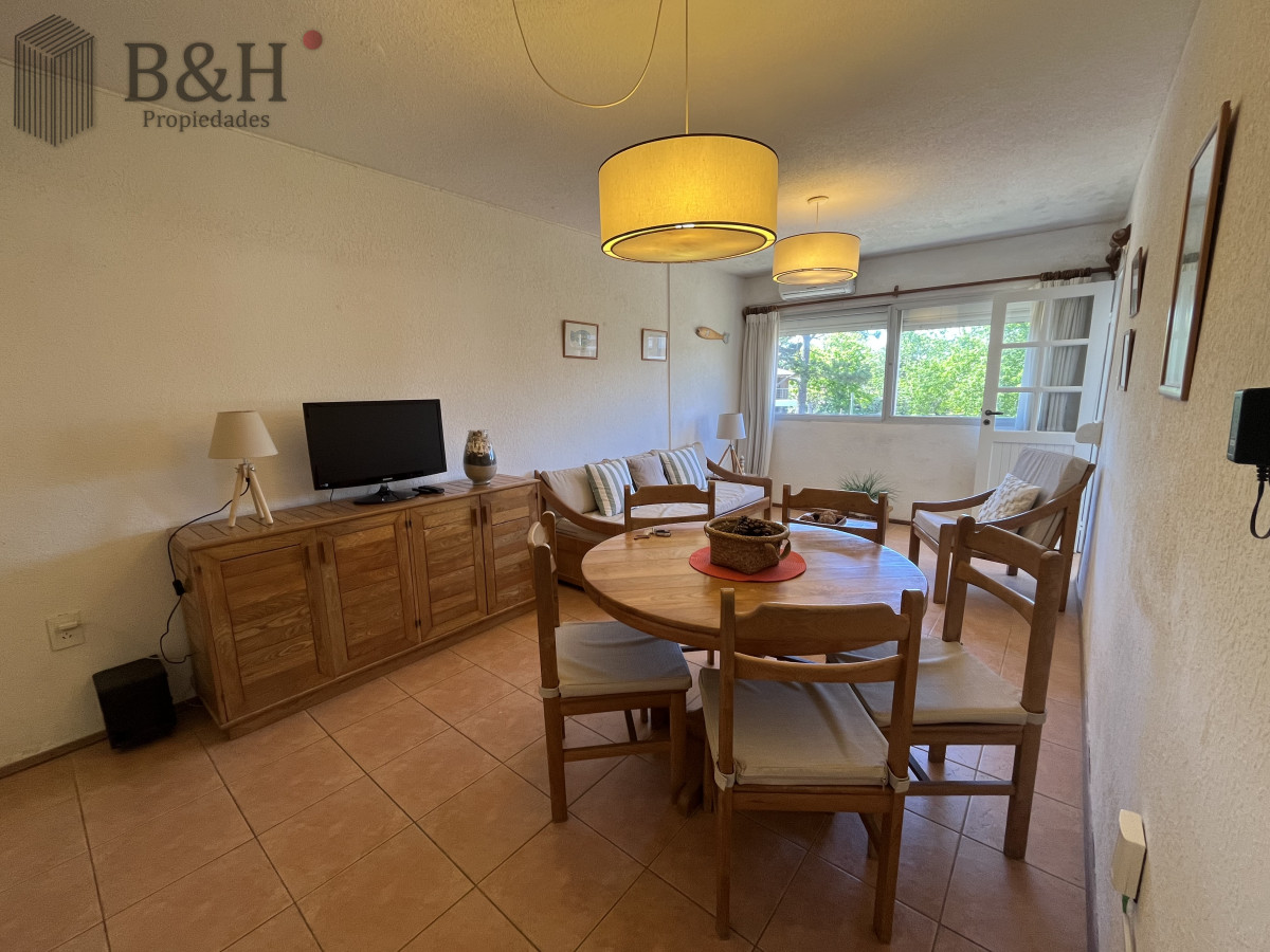 Apartamento ID.6289 - Apartamento 2 dormitorios en alquiler temporal - Playa Mansa - 50mts del mar