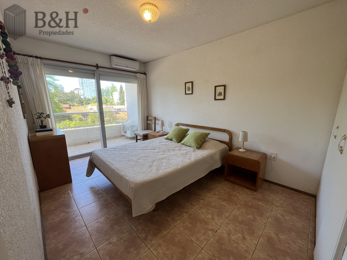 Apartamento ID.6289 - Apartamento 2 dormitorios en alquiler temporal - Playa Mansa - 50mts del mar