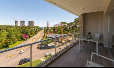Venta Departamento Penthouse 3 dormitorios Playa Mansa Punta del Este