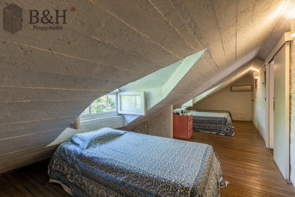Casa ID.550 - Venta Casa 8 dormitorios Playa Mansa Punta del Este