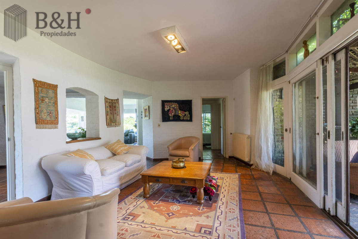 Casa ID.550 - Venta Casa 8 dormitorios Playa Mansa Punta del Este