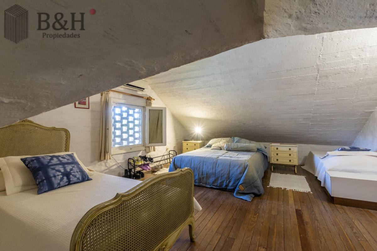 Casa ID.550 - Venta Casa 8 dormitorios Playa Mansa Punta del Este