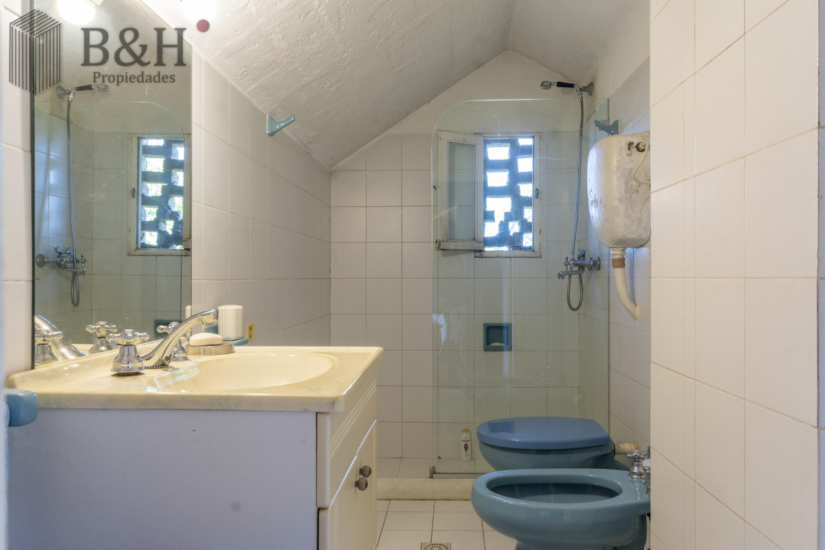 Casa ID.550 - Venta Casa 8 dormitorios Playa Mansa Punta del Este