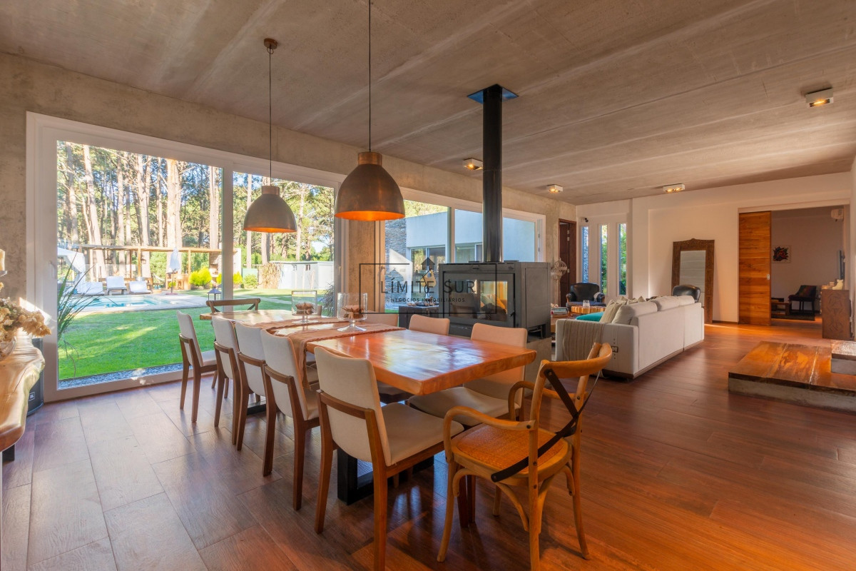 Casa ID.78 - Venta Casa 4 dormitorios en Montoya, La Barra, Punta del Este
