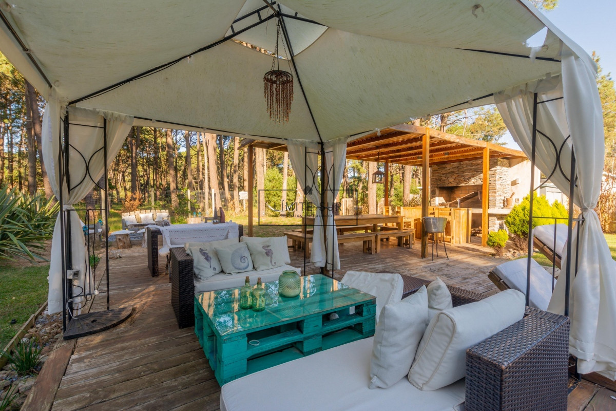 Casa ID.78 - Venta Casa 4 dormitorios en Montoya, La Barra, Punta del Este